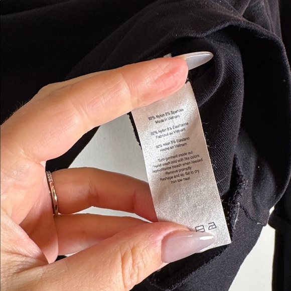 EUC ALO Yoga Women's Open Back Bandage Long Sleeve Tee M - Picture 7 of 8